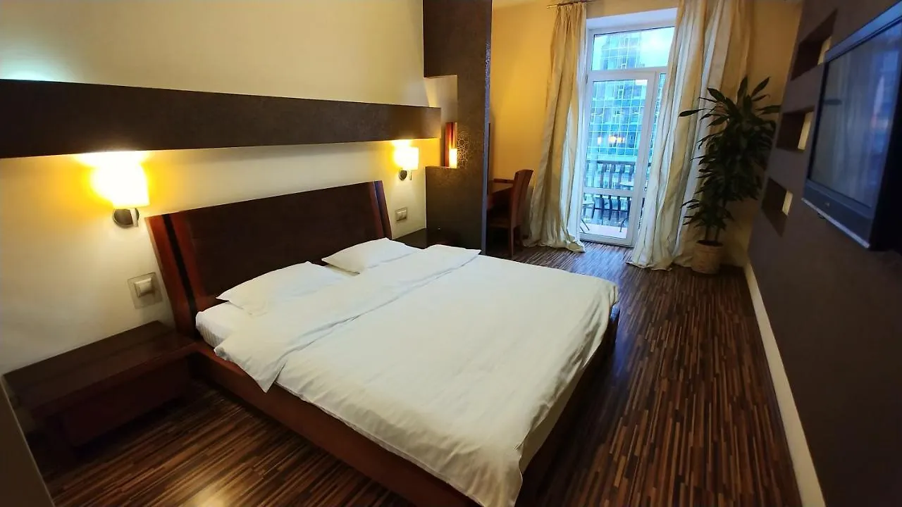 One Bedroom. Lux. 17 Baseina Str. Near Gulliver Kiev Lägenhet
