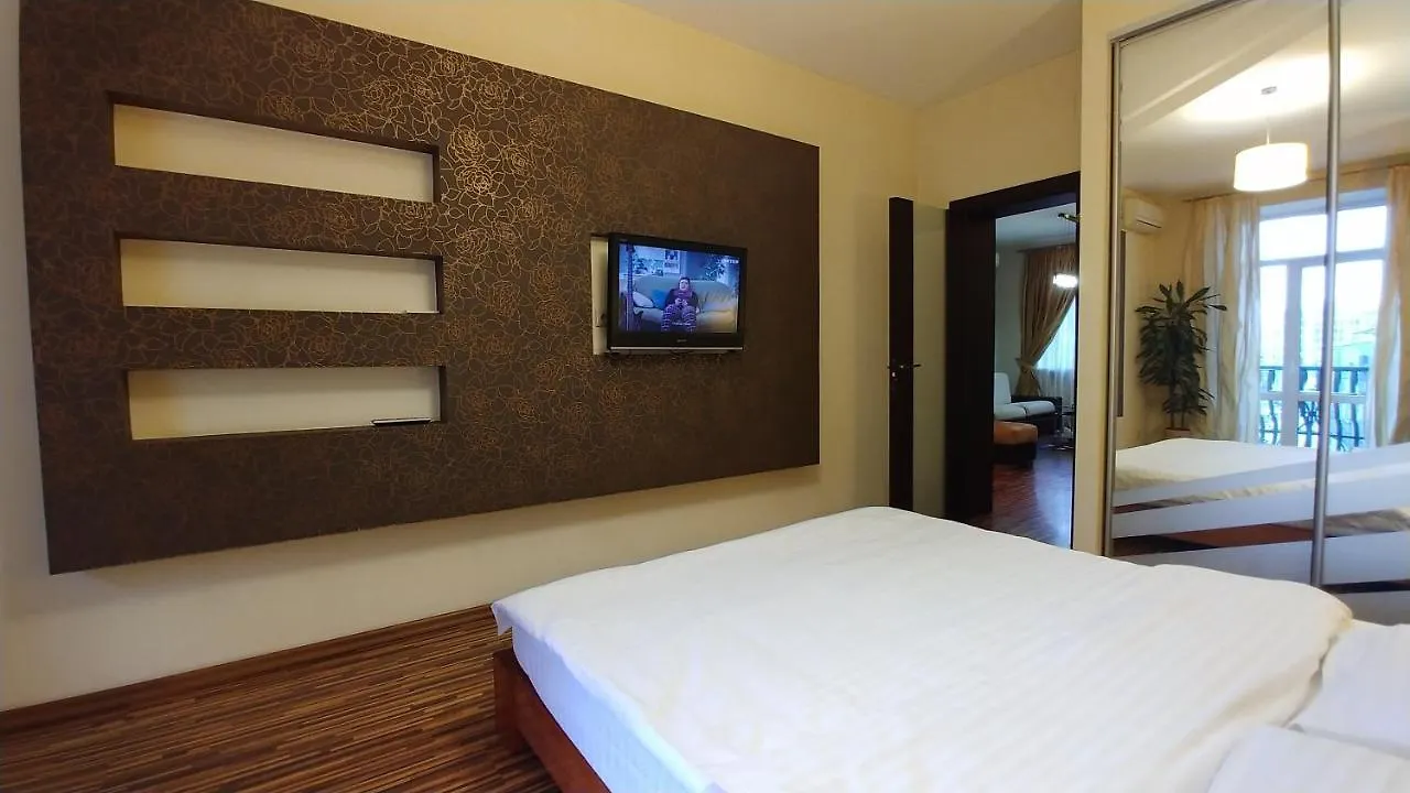 One Bedroom. Lux. 17 Baseina Str. Near Gulliver Kiev 0*,  Ukraina